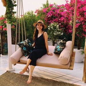 Meet your Posher, Elaine